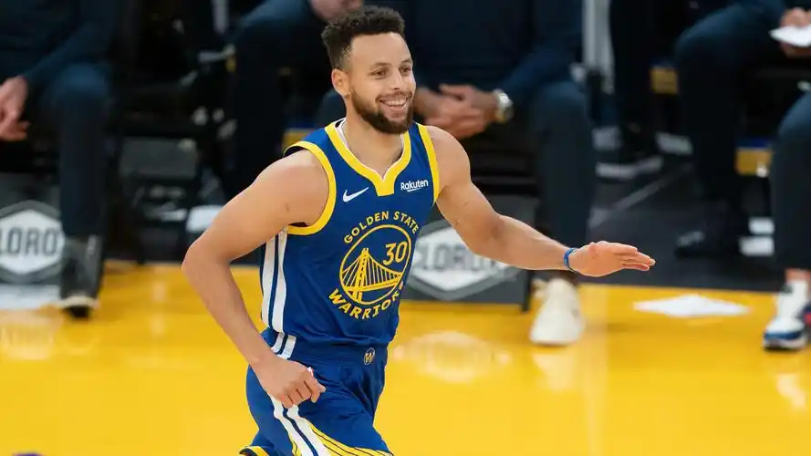 nba勇士:为何库里手感不佳,还依然自信满满?_比赛_状态_命中率