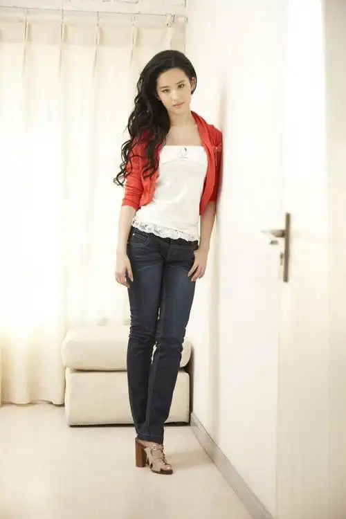 刘亦菲穿牛仔也有范儿
