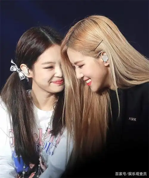 jennie和rosé的美国友谊之旅,甚至和多位名人合影留念!