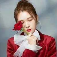 青春有你2张语格微信头像【点击鼠标右键下载】