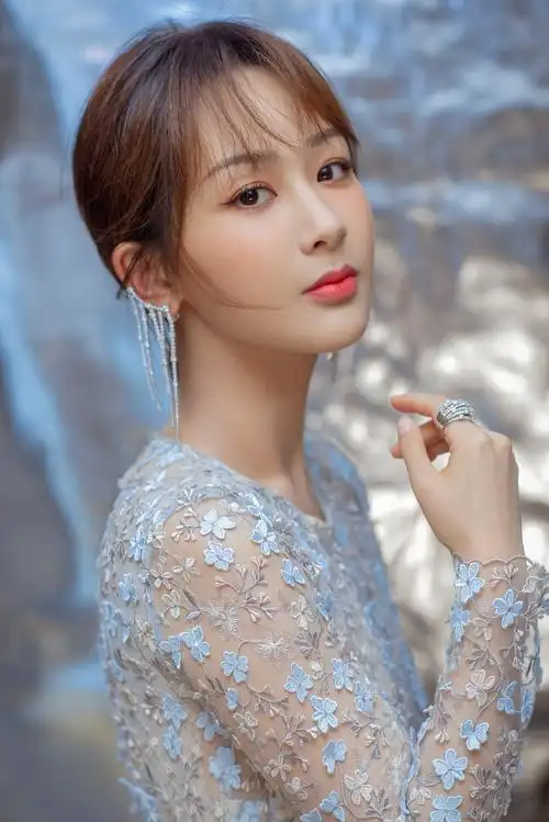 杨紫被嘲不如女二颜值高,为何任素汐秦海璐等人无此困扰?