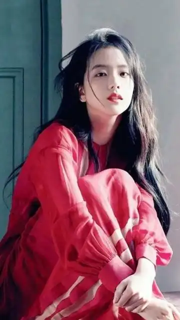 金智秀jisoo红衣几个镜头就上了五国热搜