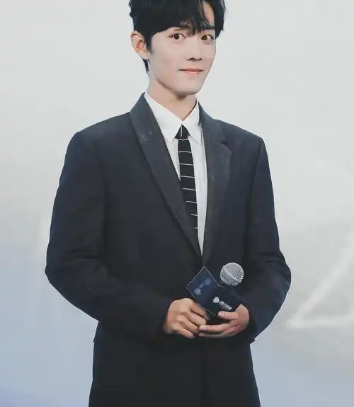 183cm肖战,穿"半永久"西装,不愧是顾医生!