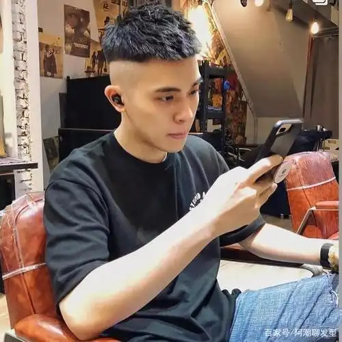 2020年超高人气的4款男生短发,剪完简约清爽又时尚!