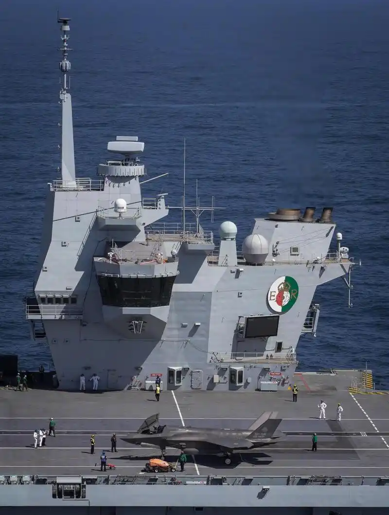 威尔士亲王号下水在即,英国双航母即将成型,战斗力比中美如何?