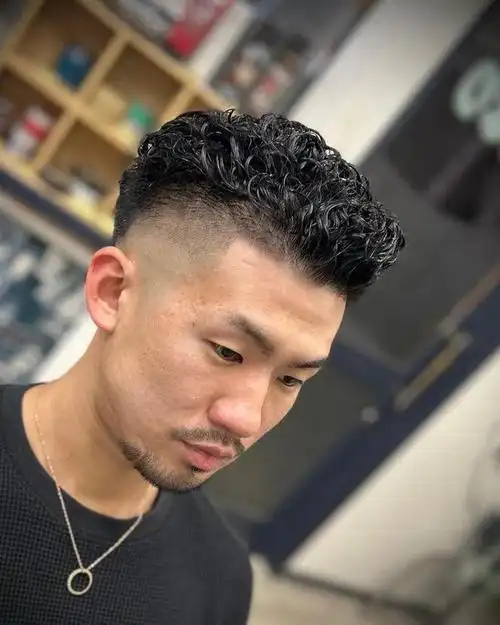 新流行男士发型推荐,清爽时尚很百变,剪完大不一样|寸头|发色|纹理烫