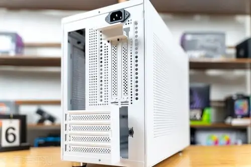 外观精致,散热优秀,先马(sama)趣造i′m 白色小机箱 体验评测