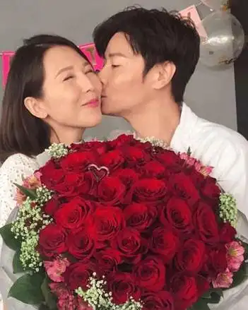 蔡少芬发文不久,老公张晋也赶来评论称你为了我连命都不要了,我还说啥