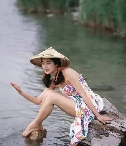 原创陈红年轻时有多美儿子想按妈妈的标准找对象被调侃只能打光棍