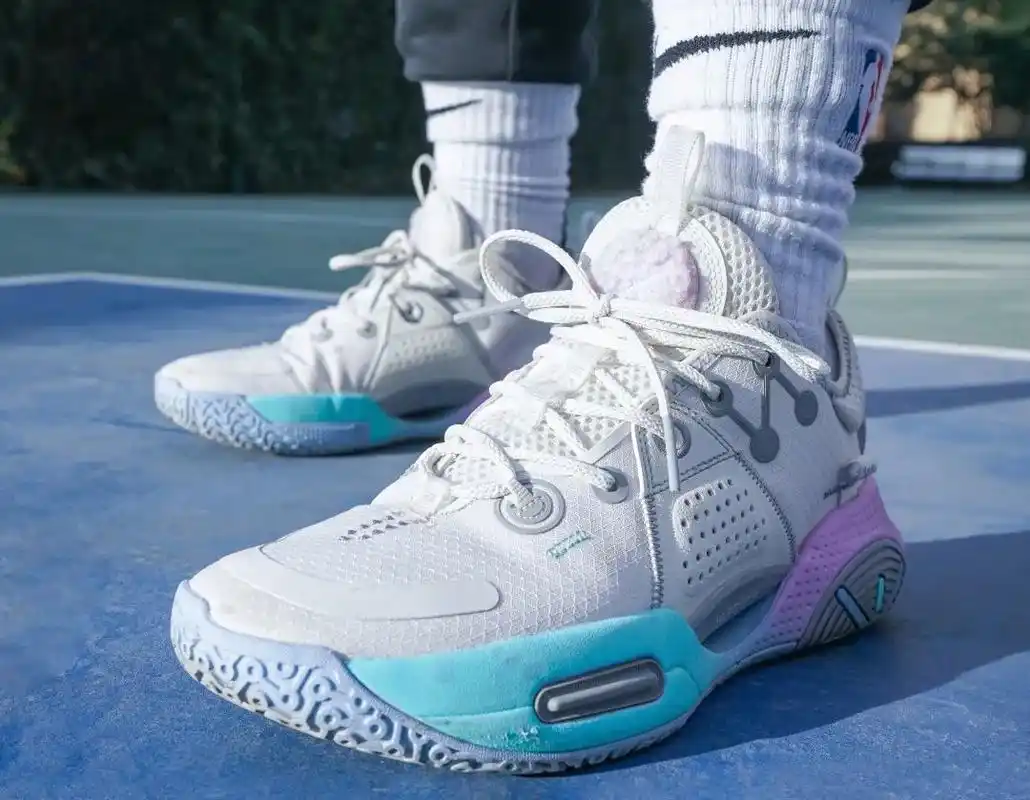 李宁全城9实战测评得不到的永远在骚动