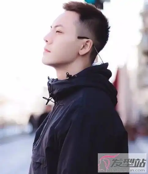 男生帅气板寸造型 简约利落太有男人味_发型站_最新流行发型设计发型