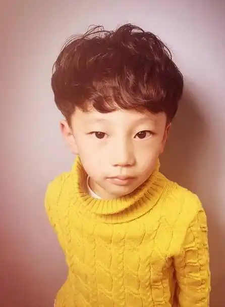 点击标题下「美美豆发型顾问」可快速关注 【烫发前] ▼ ▼ ▼ 【烫