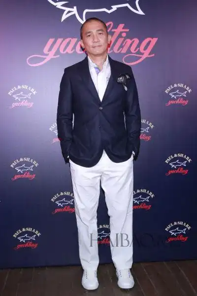 梁朝伟,宋承宪两位"男神"相遇 气场难分胜负