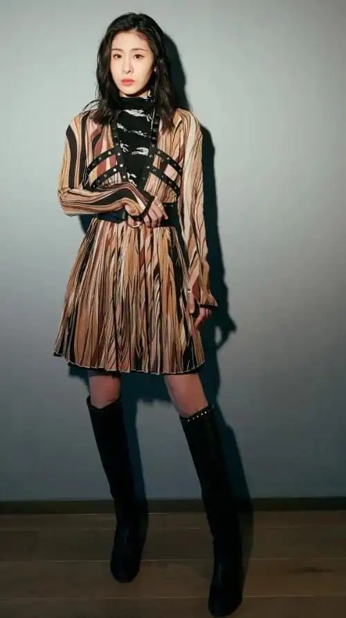 张碧晨穿50厘米长靴,瘦到"大小腿不分",众人心里凉凉了!