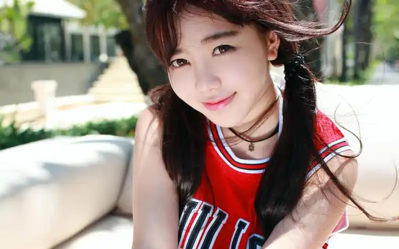 童颜嫩模刘飞儿faye23号球服性感写真高清壁纸6下载_美女壁纸_壁纸