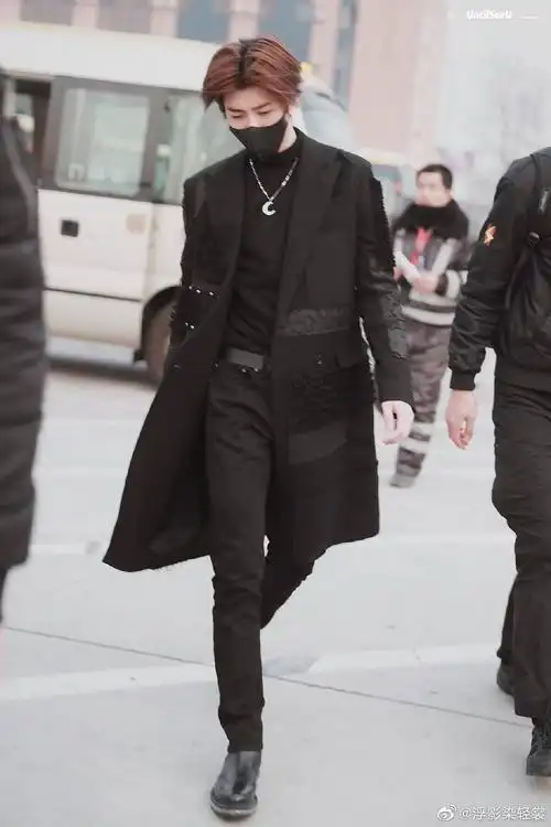 大长腿蔡徐坤晚安