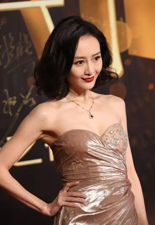 原创39岁王鸥颜值惊艳身材有料这位女神真是越来越美了