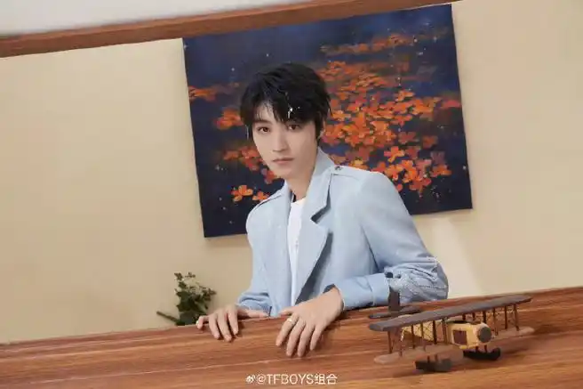 易烊千玺庆祝11周年##联盟嘉年华明星阵容##周杰伦王俊凯战队成员