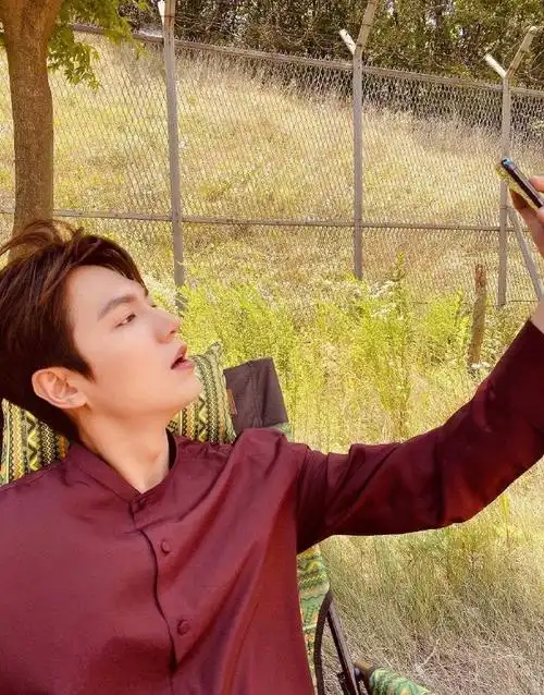 路人镜头下的李敏镐