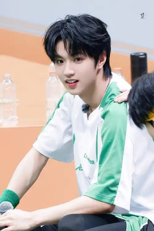 刘耀文头像##刘耀文提名百花奖最佳新人