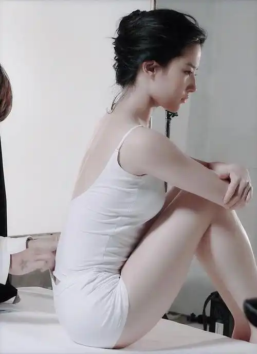 刘亦菲原名刘亦菲原名为什么叫刘茜美子