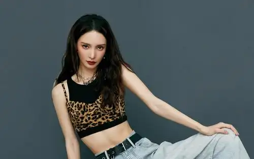 霸气女神金晨性感迷人写真,高清图片,电脑桌面-壁纸族