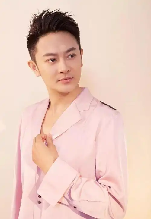 盘点:娱乐圈哪三位著名男星,他们的前妻被网友称作"心机女"?