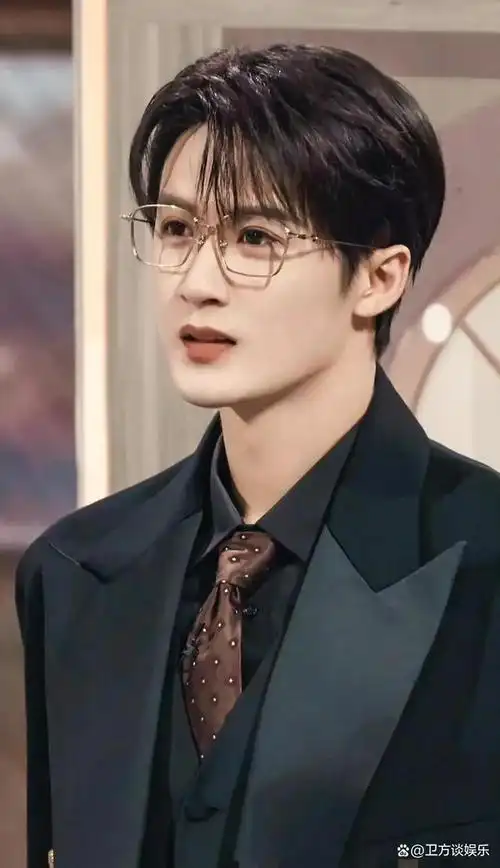 内娱最帅54位男艺人排名檀健次51白敬亭32任嘉伦20酷盖第2