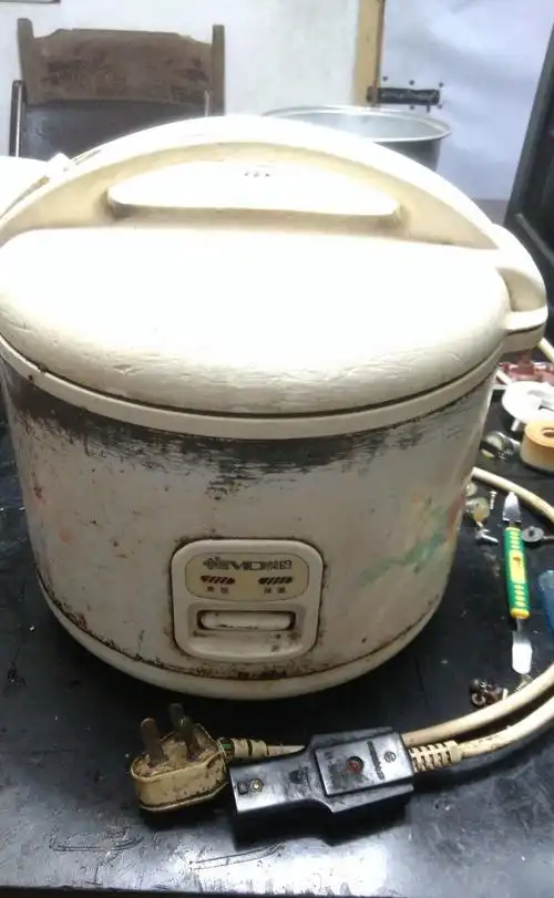 电饭煲煮饭不熟就跳了的原因及解决措施
