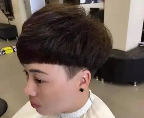 被剃冬菇头发型的女孩子圈粉了 2020最新女生冬菇头发型流行剃鬓角