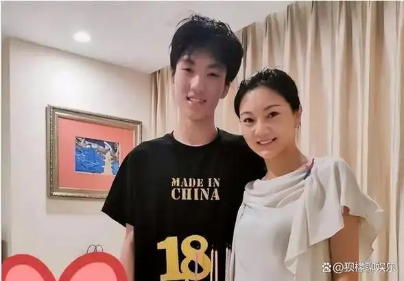 张艺谋之子张壹男大揭秘十岁方知父母情优秀姐姐压力山大