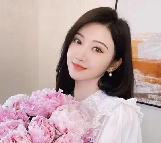 郭晶晶的面相哪里旺夫("天生富贵相"的10位女明星,个个一脸福气,个个