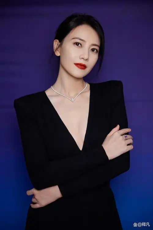 提起大美女高圆圆,很多人都想起《倚天屠龙记》《天下第一》等古装剧