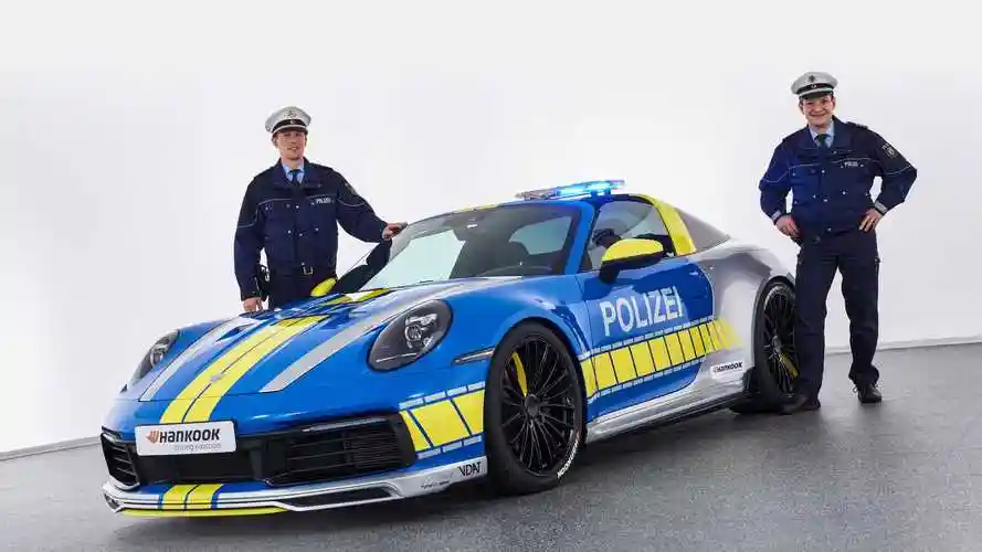 假的techart保时捷911targa4警车促进德国改装安全和责任教育