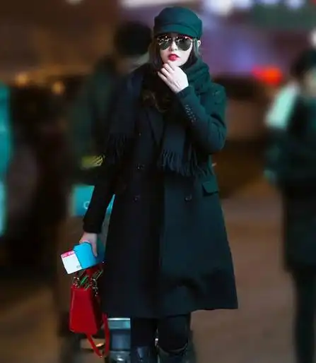 杨幂可闺蜜唐嫣的街拍,你觉得谁的衣品更高一筹