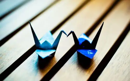 心如折纸,paperheart,千纸鹤,吻,爱情,唯美,心如折纸壁纸图片