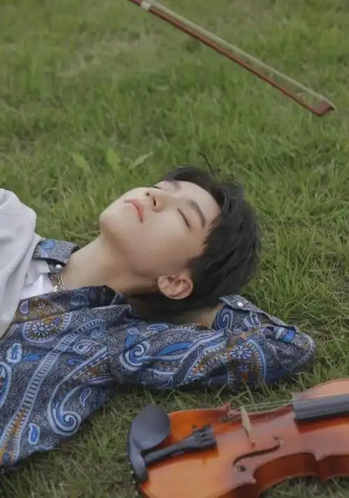 王俊凯代言衣服王俊凯又拿下一高奢代言