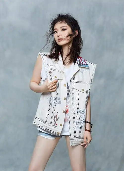 scv">丁丁,1987年1月19日出生于山东省济南市,中国内地流行乐女歌手