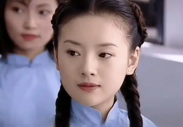 与潘粤明和解后,董洁携儿子登上杂志封面,虽温馨同框却热议不断