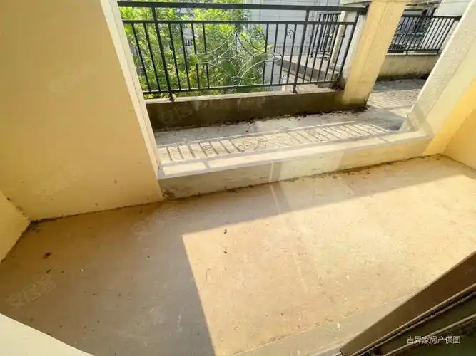 南北通透,龙湖西宸原著(一组团)二手房,76万,6室3厅,5卫,75平米-重庆