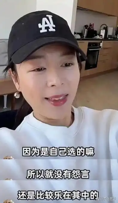 张静初现状:无性无爱住豪宅,守着一屋子破烂,就想做个无用的人