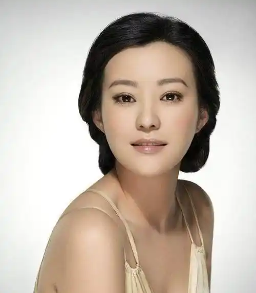 郝蕾:不贪名利只贪爱,一脱成名后,爱情和婚姻都成一地鸡毛_私生活