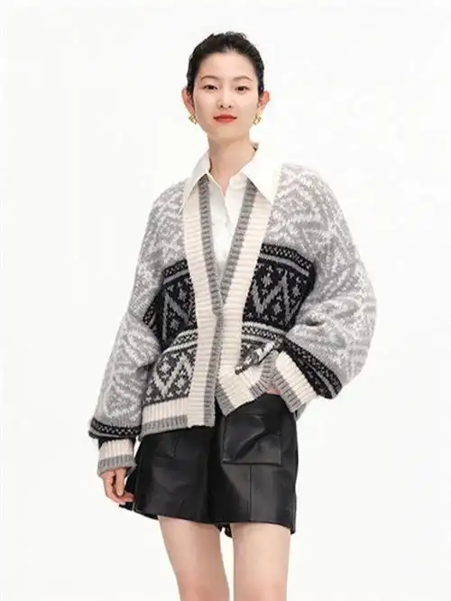 每日穿搭  #ep雅莹  #ep雅莹每日穿搭  #时尚搭配  #针织开衫  #时尚