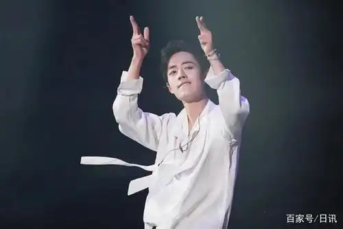 肖战最新彩排生图,请问怎样才能拥有一个叫肖战的奶油肌唱跳歌手