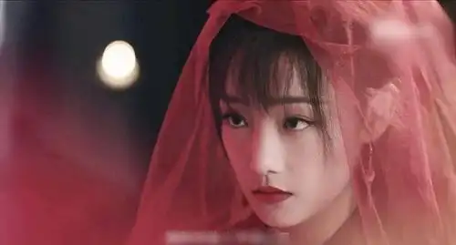 原创95后小花吴佳怡,三剧霸屏背后,一个职业演员的野心buff