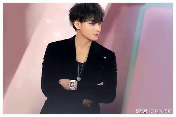 百亿富二代黄子韬赶超王思聪,自强却是娱乐圈一股清流