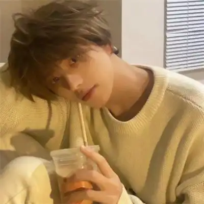 男生头像干净高级质感简单时尚图片气质绝佳的男生魅力头像