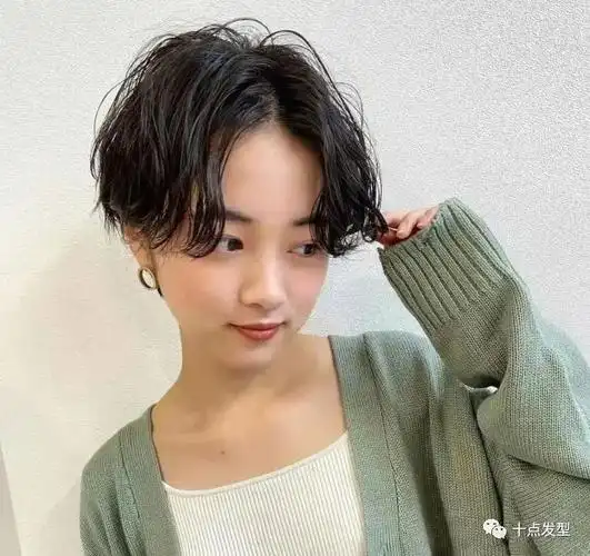 今年超流行的短发摩根纹理烫