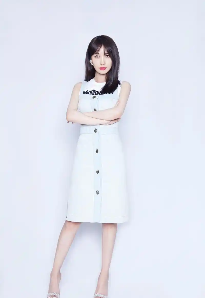 身材超棒 美如西施——李菲儿最新微博靓照