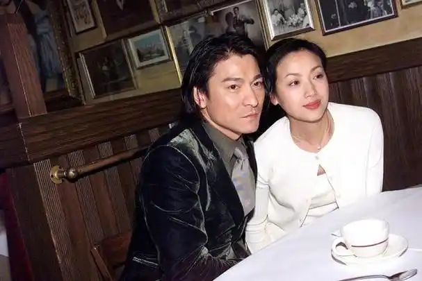 《天若有情》:刘德华与吴倩莲的浪漫爱情故事!